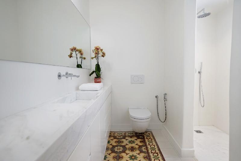 Plues Suites Athens / A - image 6