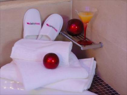 Olympic Fashion Hotels - image 3