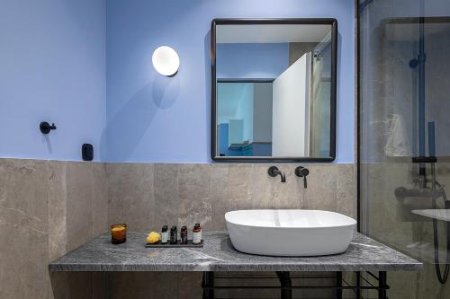 Acro Urban Suites - image 7