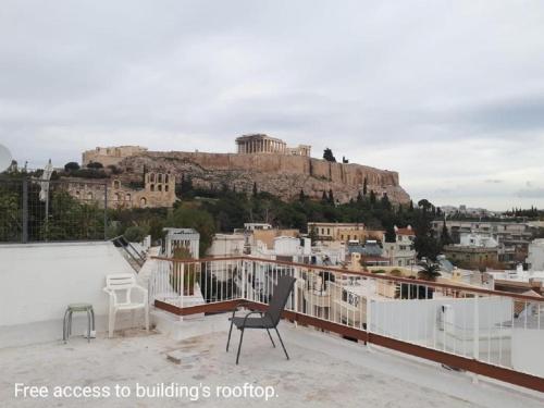 Window to...Acropolis! - image 2
