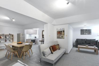 2 bedroom aprtmnt next to Hilton and all hospitals