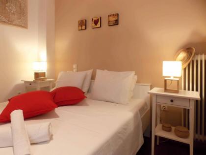 Cozy Plaka Apartment - image 13