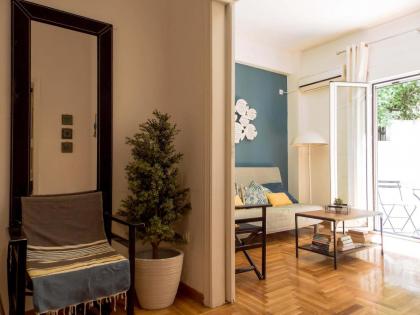 Cozy Plaka Apartment - image 5