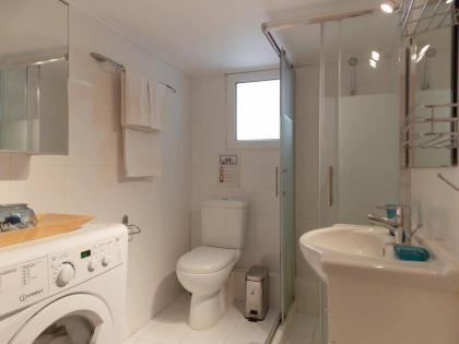 Cozy Plaka Apartment - image 6