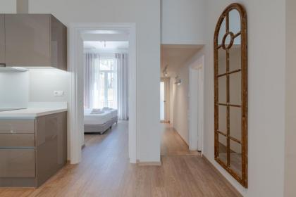 Historic Plaka's Deluxe Apartment - image 16