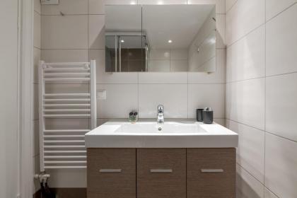 Historic Plaka's Deluxe Apartment - image 2