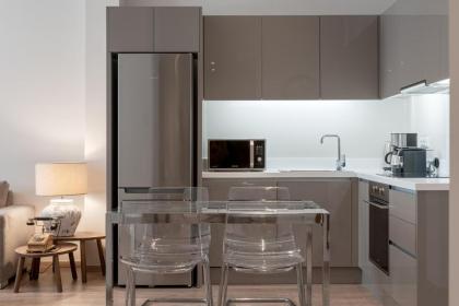 Historic Plaka's Deluxe Apartment - image 5
