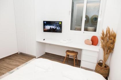 Full-renovated adorable apartment in Athens - image 17