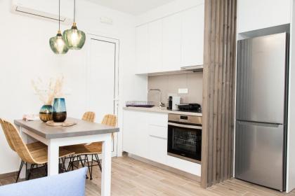 Full-renovated adorable apartment in Athens - image 4