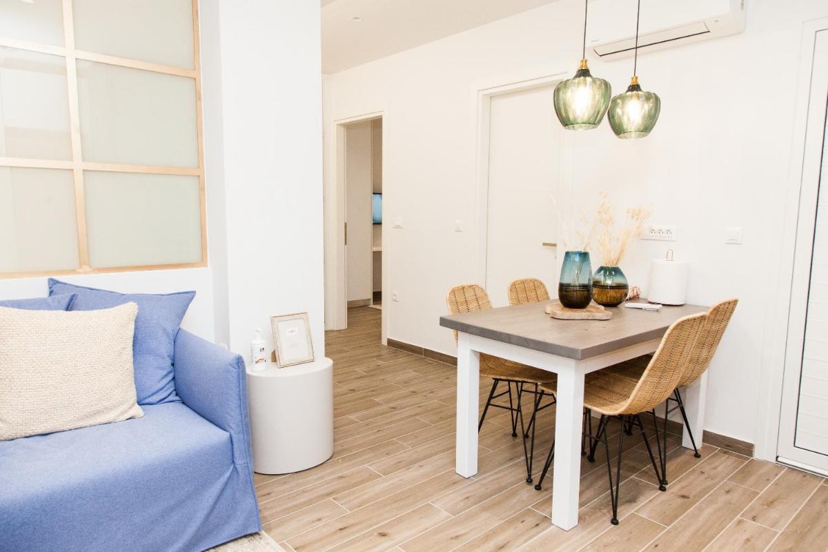 Full-renovated adorable apartment in Athens - image 5