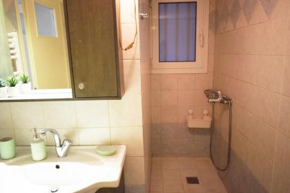 Stylish apt in the Historic heart of the city - image 14