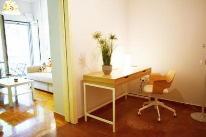 Stylish apt in the Historic heart of the city - image 8