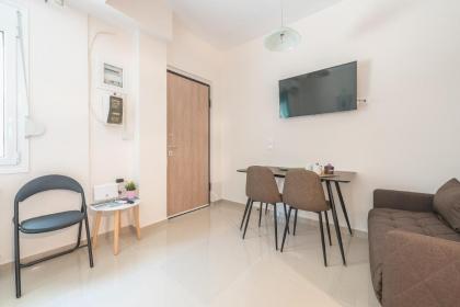 Cozy Acropolis Studio by Cloudkeys - image 9