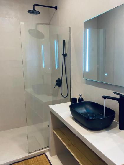 Omega54 City Suites_Athens Central Business District - image 11