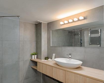 Athenian Stylish Living - image 4