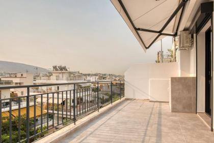 Cozy Deck Roof Apt at the Foothills of Acropolis - image 10
