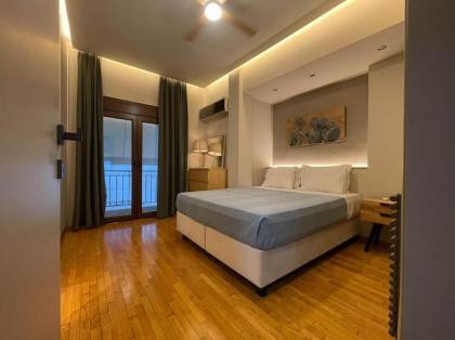 Acropolis Lux Apartment - image 11