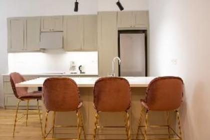 Classy Chic Design Apartment At Acropolis - image 13