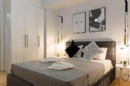Classy Chic Design Apartment At Acropolis - image 9