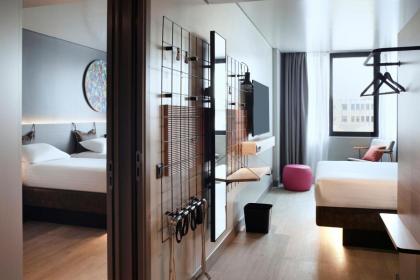 Moxy Athens City - image 8