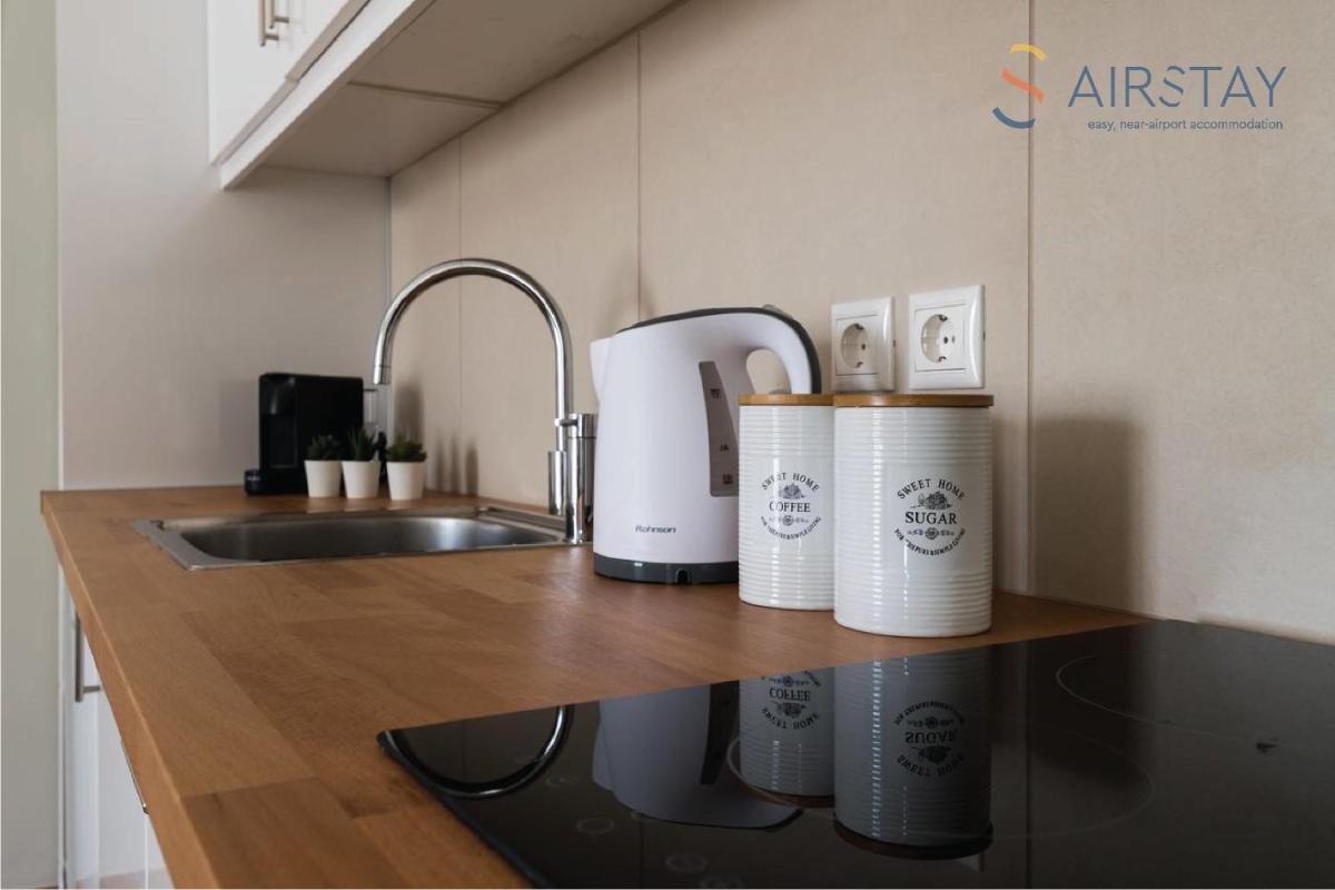 Anivia Apartments Airport by Airstay - image 7
