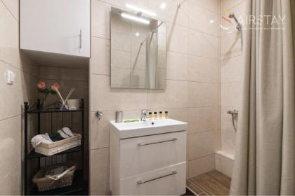 Anivia Apartments Airport by Airstay - image 9