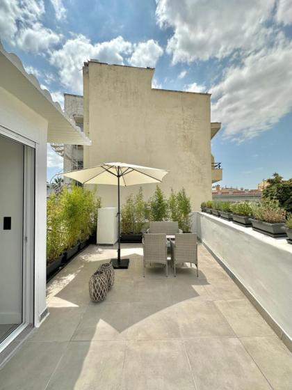 Step One | Luxury Suites right in the heart of Acropolis next to metro station - image 19