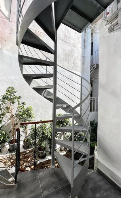 Step One | Luxury Suites right in the heart of Acropolis next to metro station - image 20