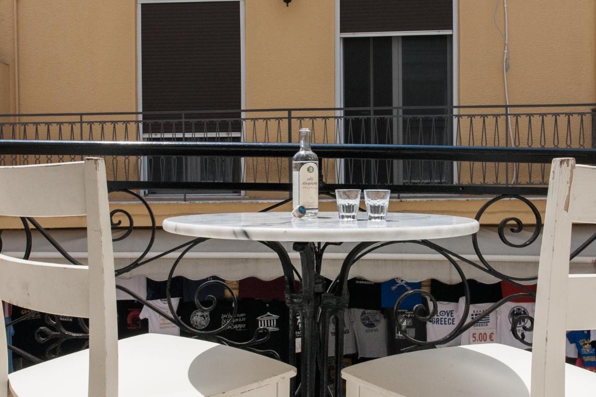 Step One | Luxury Suites right in the heart of Acropolis next to metro station - image 4