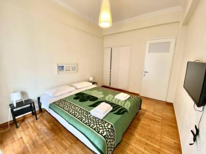 Poseidon spacious downtown Athens - image 12