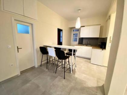 Poseidon spacious downtown Athens - image 6
