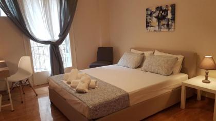 Begonia-Athens Center 6 BD 25 BATH - image 6