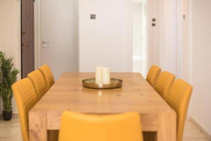 Victoria Majestic Suites Apartments - image 11