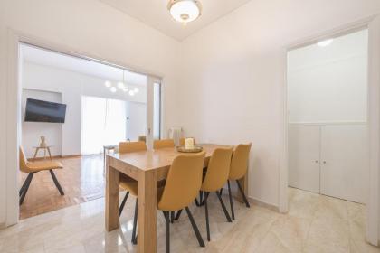 Victoria Majestic Suites Apartments - image 15