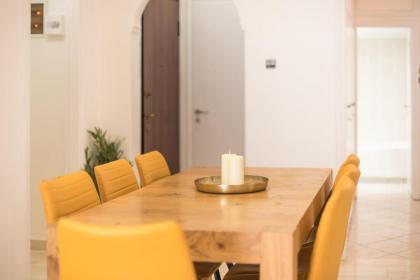 Victoria Majestic Suites Apartments - image 16