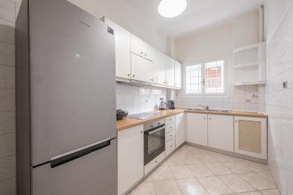 Victoria Majestic Suites Apartments - image 5