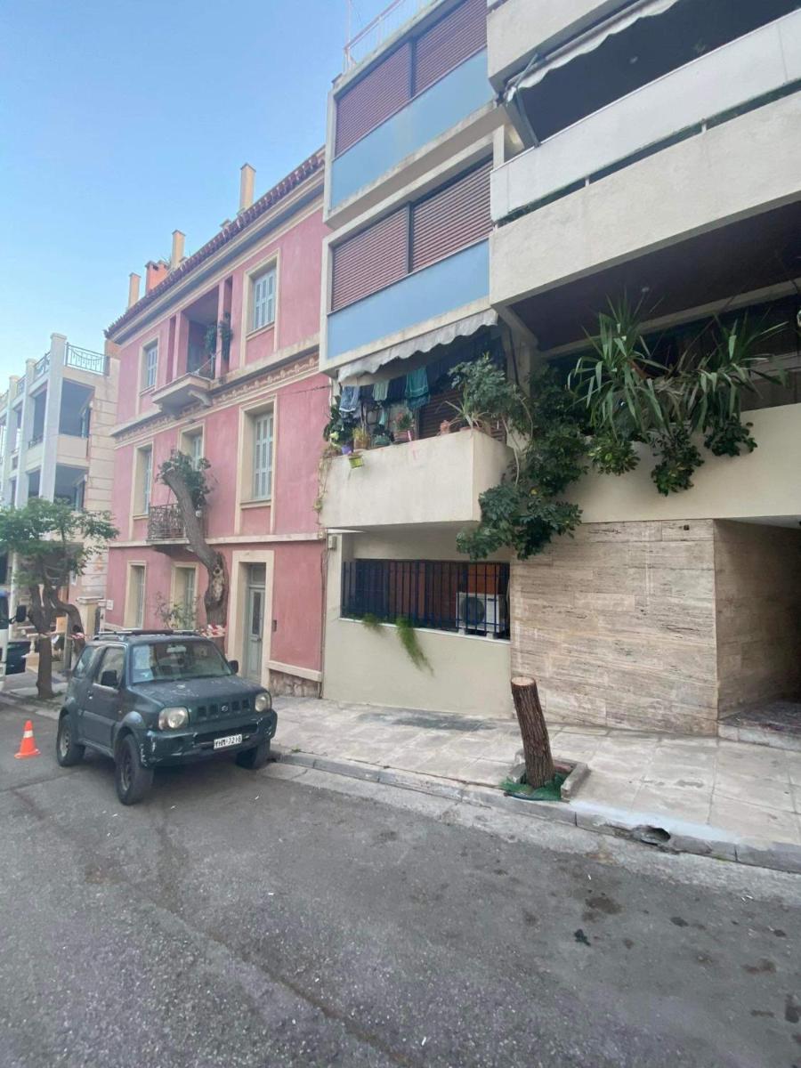 Boho Chic Apartment Under Acropolis - main image