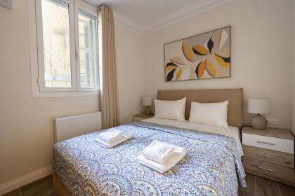 Plaka's Privileged Accommodation - image 3