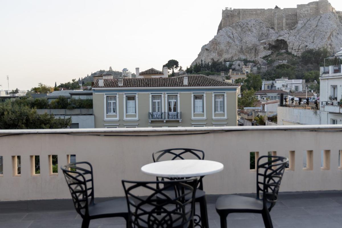 Plaka's Privileged Accommodation - image 4