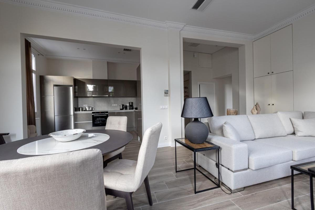 Plaka's Privileged Accommodation - image 5