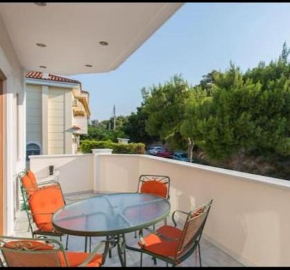 Villa Ariadne - image 4