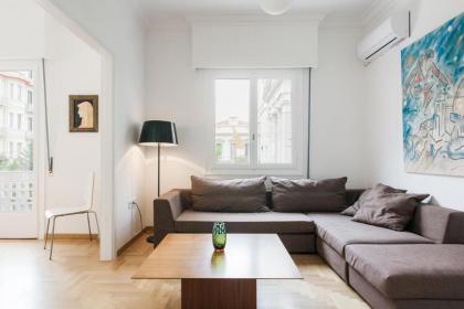 Elegant 2 bedroom 2 bathroom apt in Athens vibrant centre! - VL5