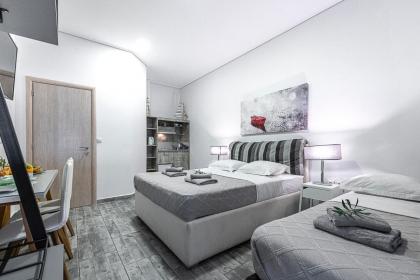 Comfort Stay Airport Boutique Hotel - FREE shuttle from the airport - image 20
