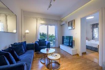 Lush Sapphire apt. in the heart of Athens! - image 2