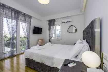 Lush Sapphire apt. in the heart of Athens! - image 5