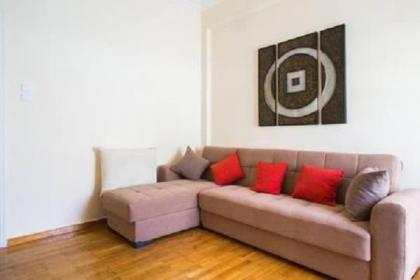 Fully equipped 2 bedroom apt in Athens