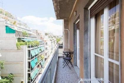 Fully equipped 2 bedroom apt in Athens - image 5