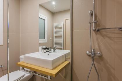 Groovy 2BR Apartment in Koukaki by UPSTREET - image 18