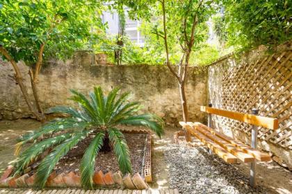Secret Garden Downtown - image 5
