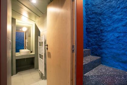 Architect designed studio (EP7R). Green roof top! - image 8